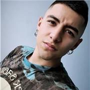 Joven, con la capacidad de enseñar cualquier técnica de dibujo, a persona de cualquier edad